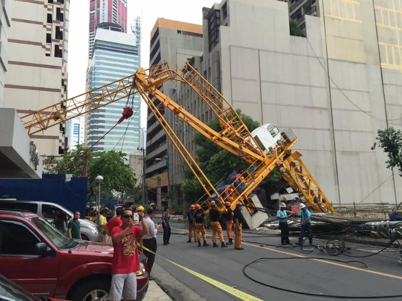 crane collapse accident and injuries